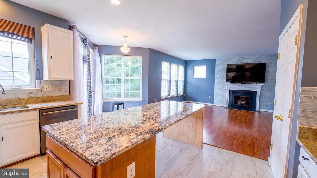 308 Braddock St - Photo 4 of 50