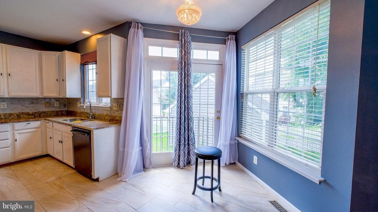 308 Braddock St - Photo 5 of 50