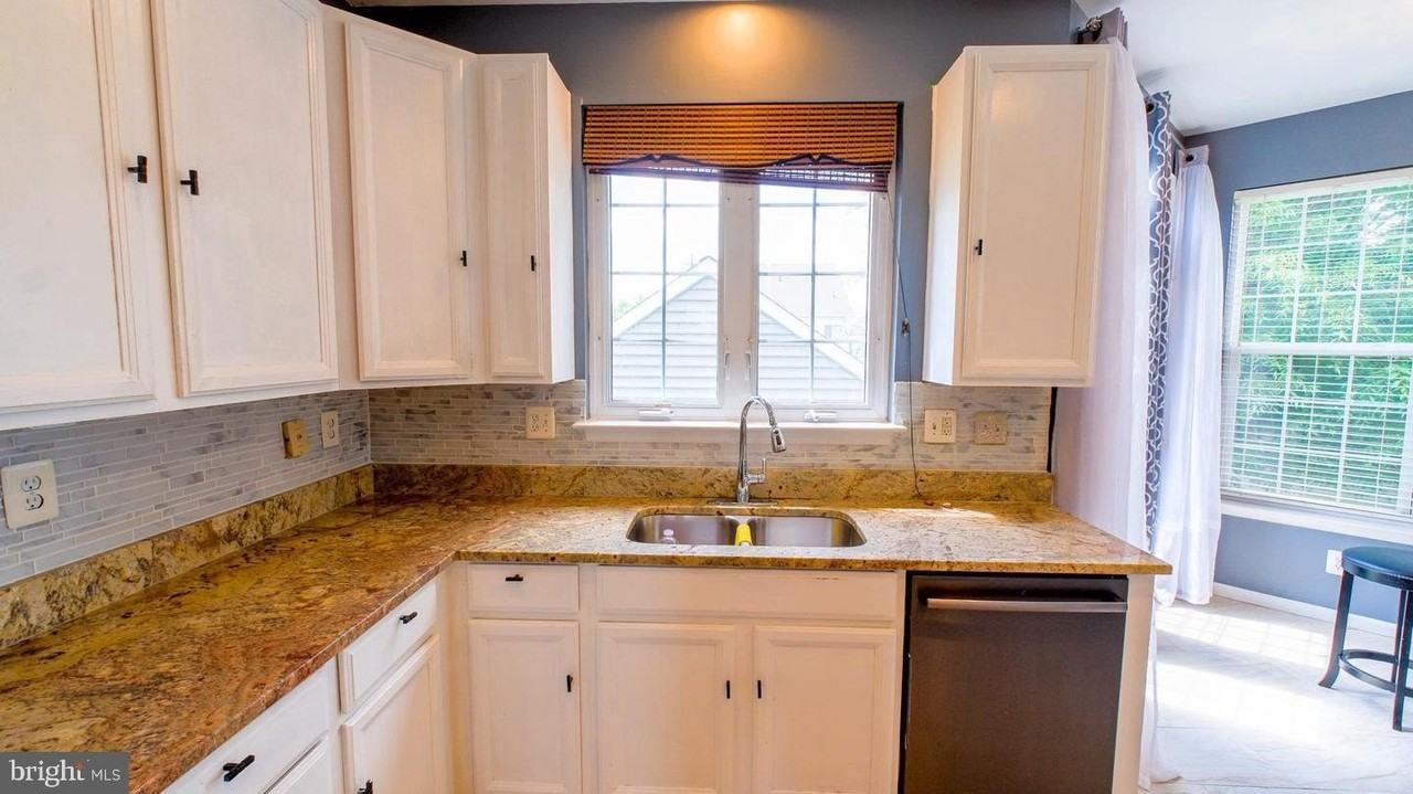 308 Braddock St - Photo 7 of 50