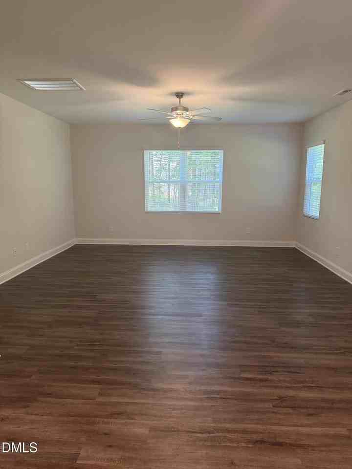 924 Weatherby Ln - Photo 6 of 28