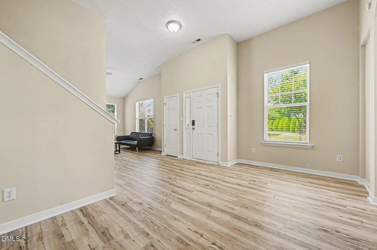 307 Founders Walk Dr - Photo 4 of 25