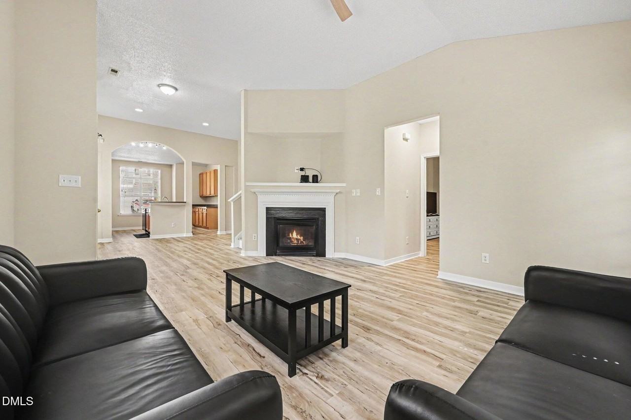 307 Founders Walk Dr - Photo 7 of 25