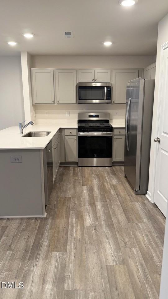 109 Clementine St - Photo 4 of 35