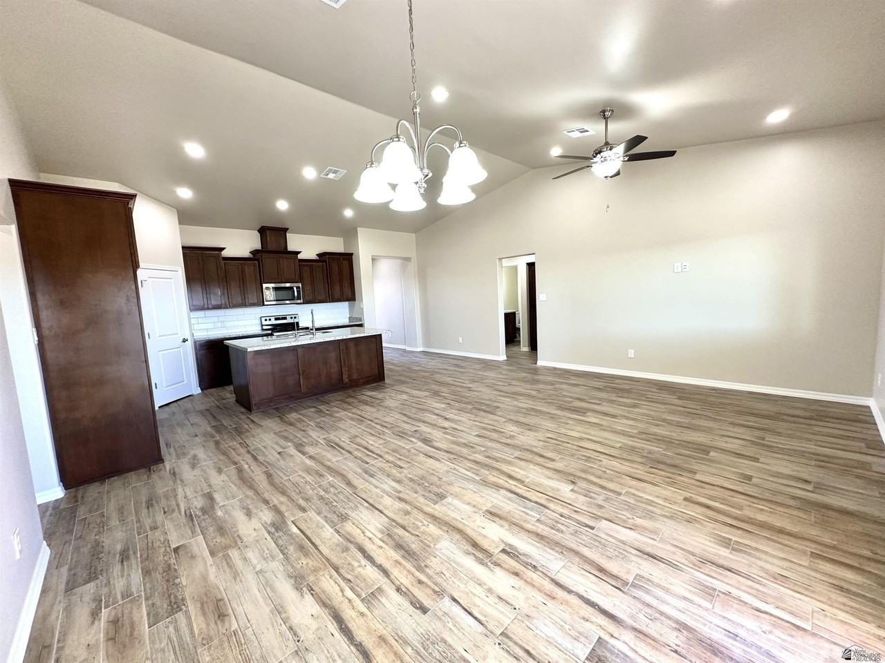 12623 E 50th Ln - Photo 5 of 15