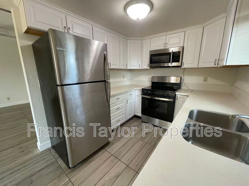 1971 E Washington Ave #9 - Photo 4 of 13