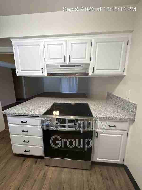 326 N Westfield St - Photo 3 of 20