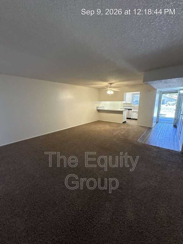326 N Westfield St - Photo 7 of 20