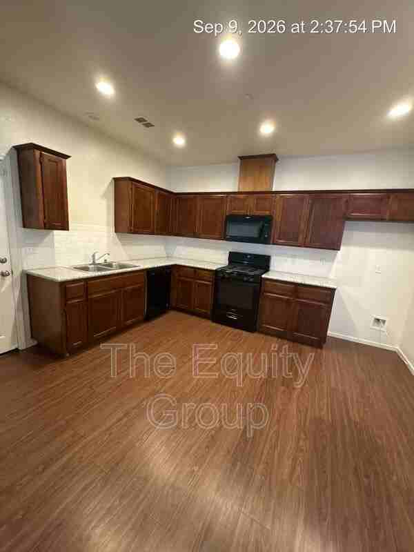 3214 S Villa St - Photo 4 of 15