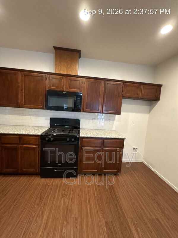3214 S Villa St - Photo 5 of 15