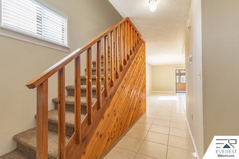 51 Village Dr - Photo 4 of 34