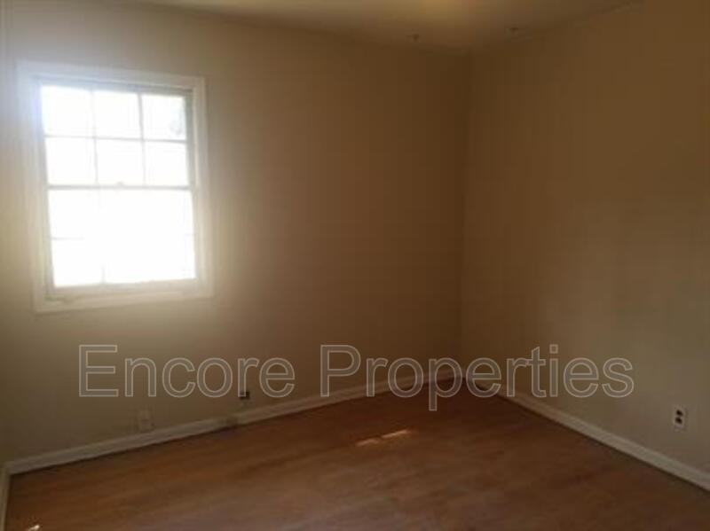 2106 Wintergreen Pl - Photo 2 of 5