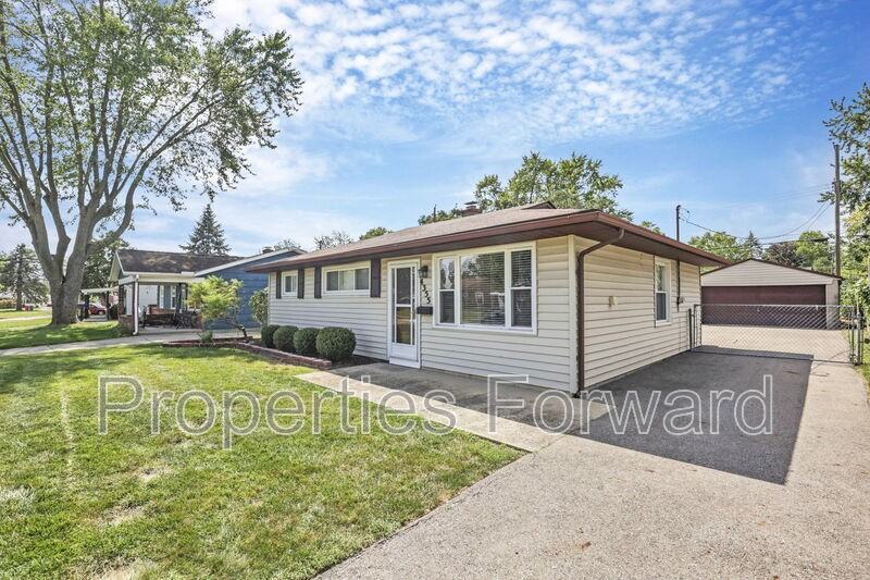 4355 Maplegrove Dr - Photo 3 of 35