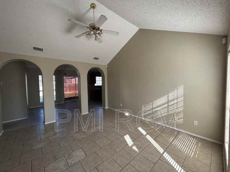 1021 Denver - Photo 2 of 18
