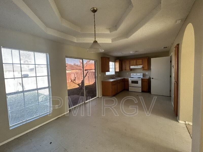 1021 Denver - Photo 4 of 18