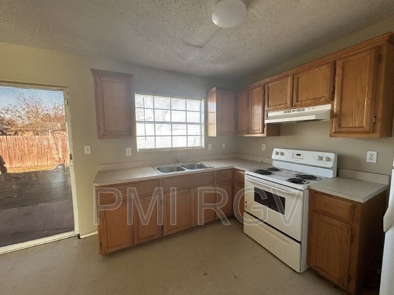 1021 Denver - Photo 5 of 18
