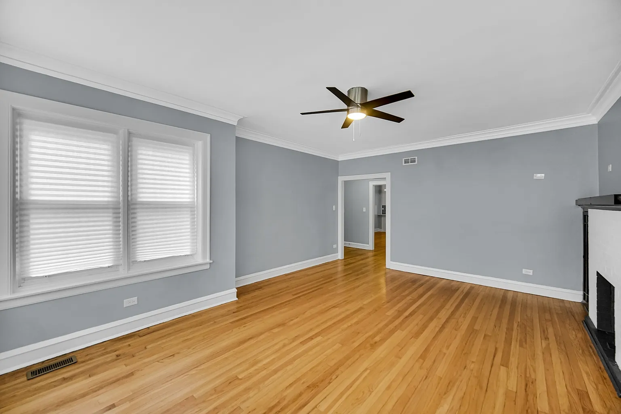 7728 S Bishop St #1 - Photo 6 of 9