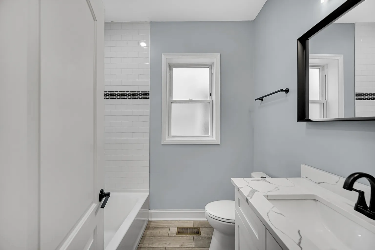 7728 S Bishop St #1 - Photo 7 of 9