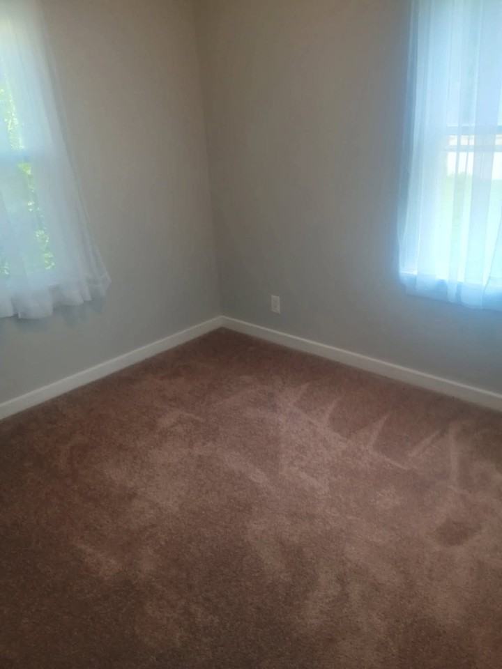 1136 E Buena Vista Ave - Photo 2 of 11