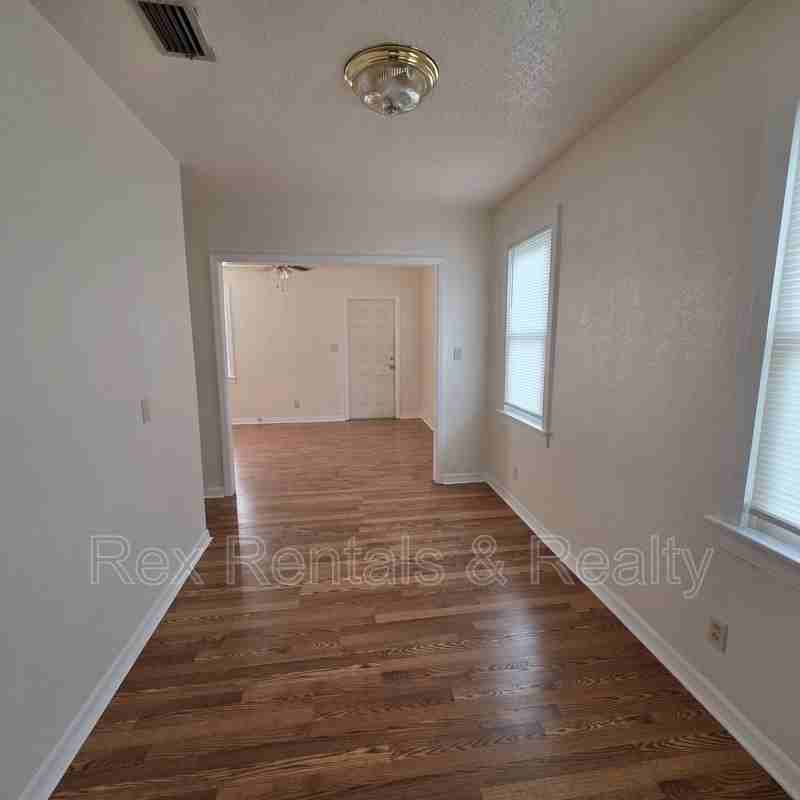 1776 Scranton St S - Photo 3 of 9