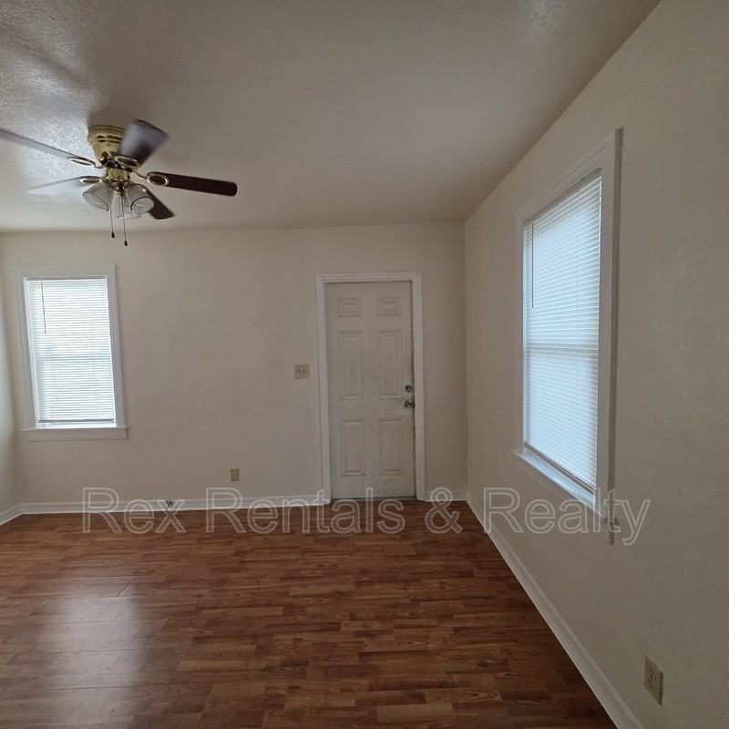 1776 Scranton St S - Photo 5 of 9