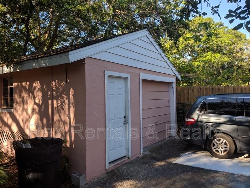834 38th Ave N - Photo 2 of 10