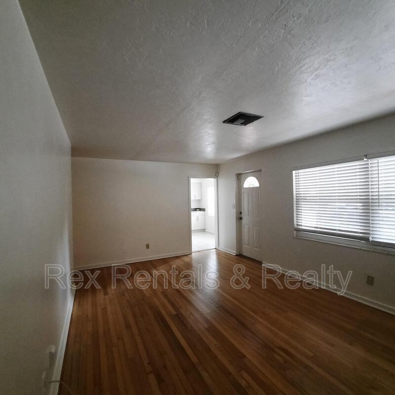 834 38th Ave N - Photo 6 of 10