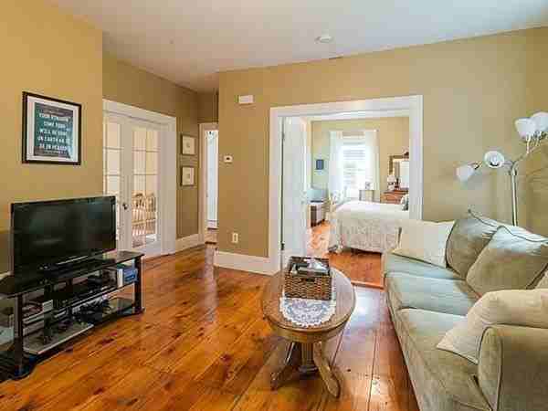 73 Milk St - Photo 5 of 12