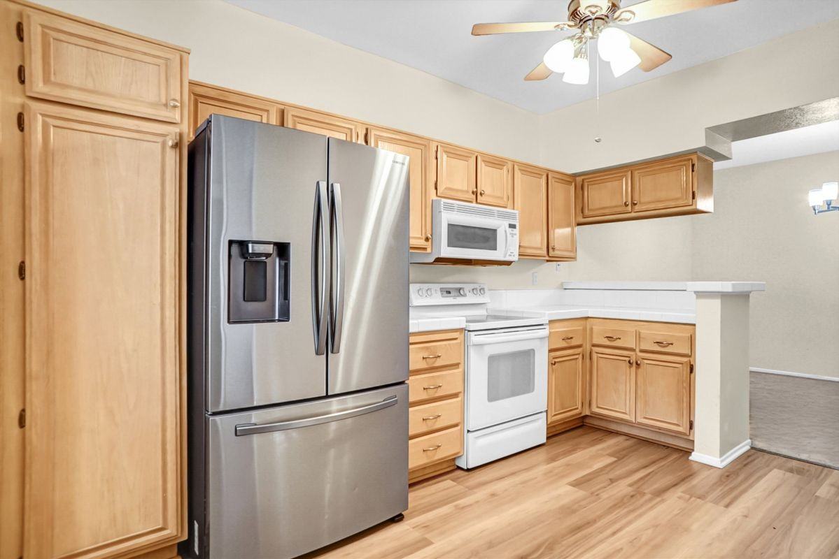 624 Indian Oak Ln ##106 - Photo 2 of 3