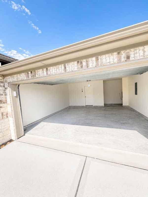 8210 Blackwell Cove Dr - Photo 2 of 27