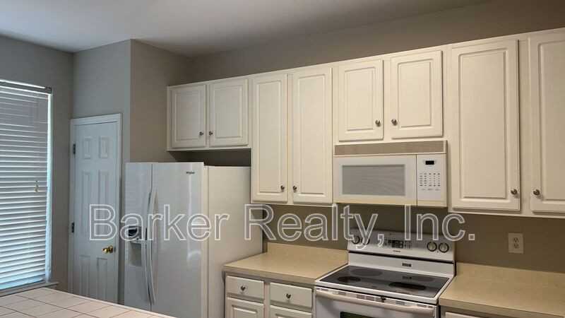 5737 Clearbay Ln - Photo 5 of 12