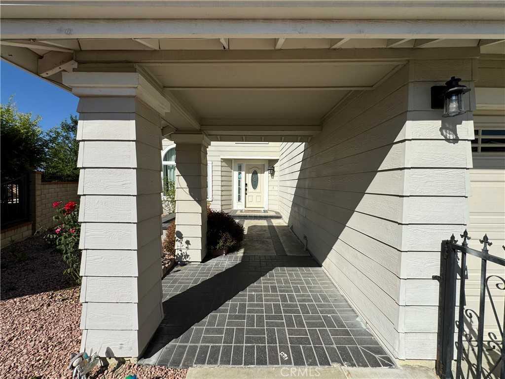 13745 Moonshadow Pl - Photo 3 of 50