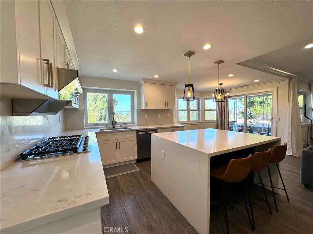 13745 Moonshadow Pl - Photo 7 of 50