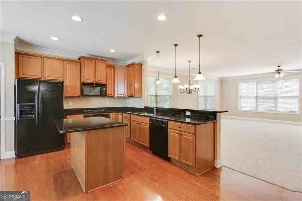 5060 Windcrest Ln - Photo 7 of 23