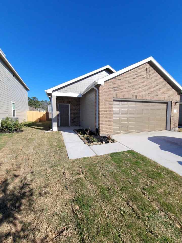 567 Firemoon St - Photo 2 of 18
