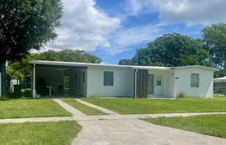 141 Se Bonita Ct - Photo 1 of 1