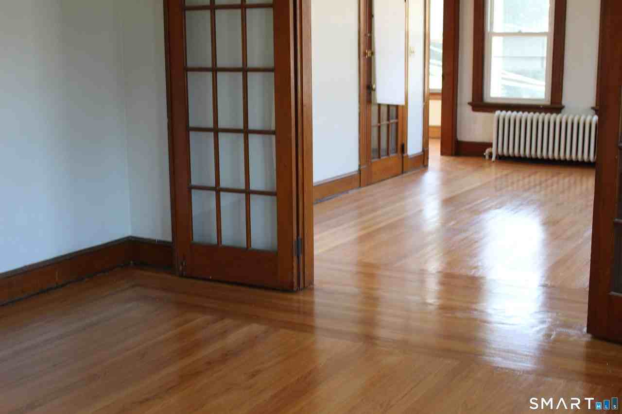 195 Highland Ave - Photo 3 of 5