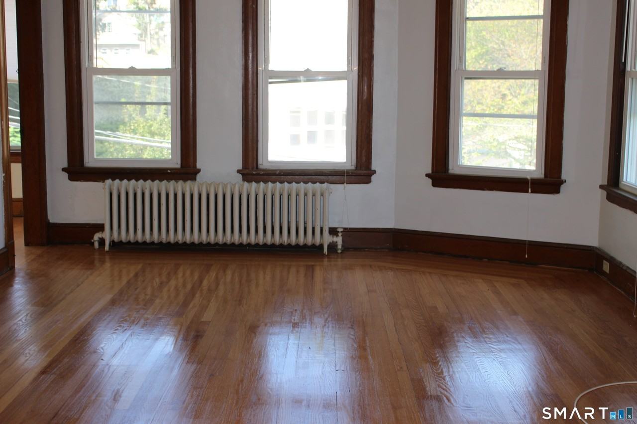 195 Highland Ave - Photo 4 of 5