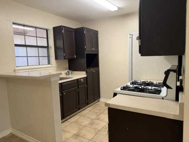 805 Prancer Rd - Photo 2 of 21
