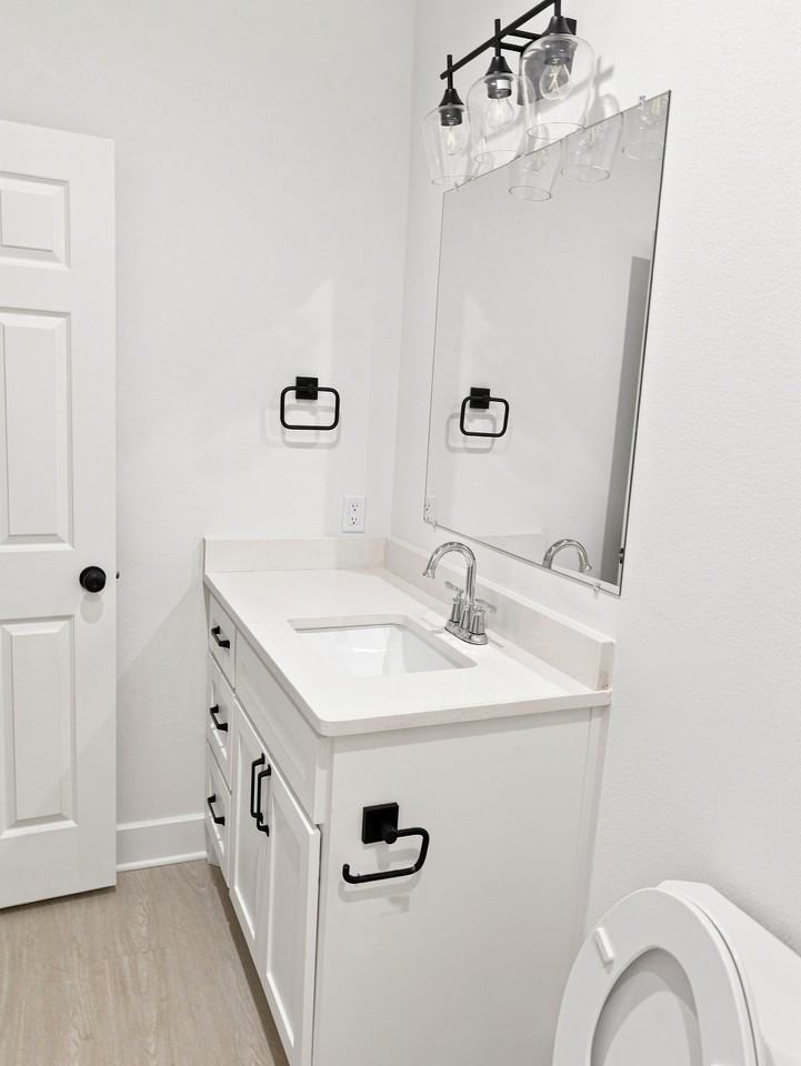 313 Bowie St #NA - Photo 7 of 19