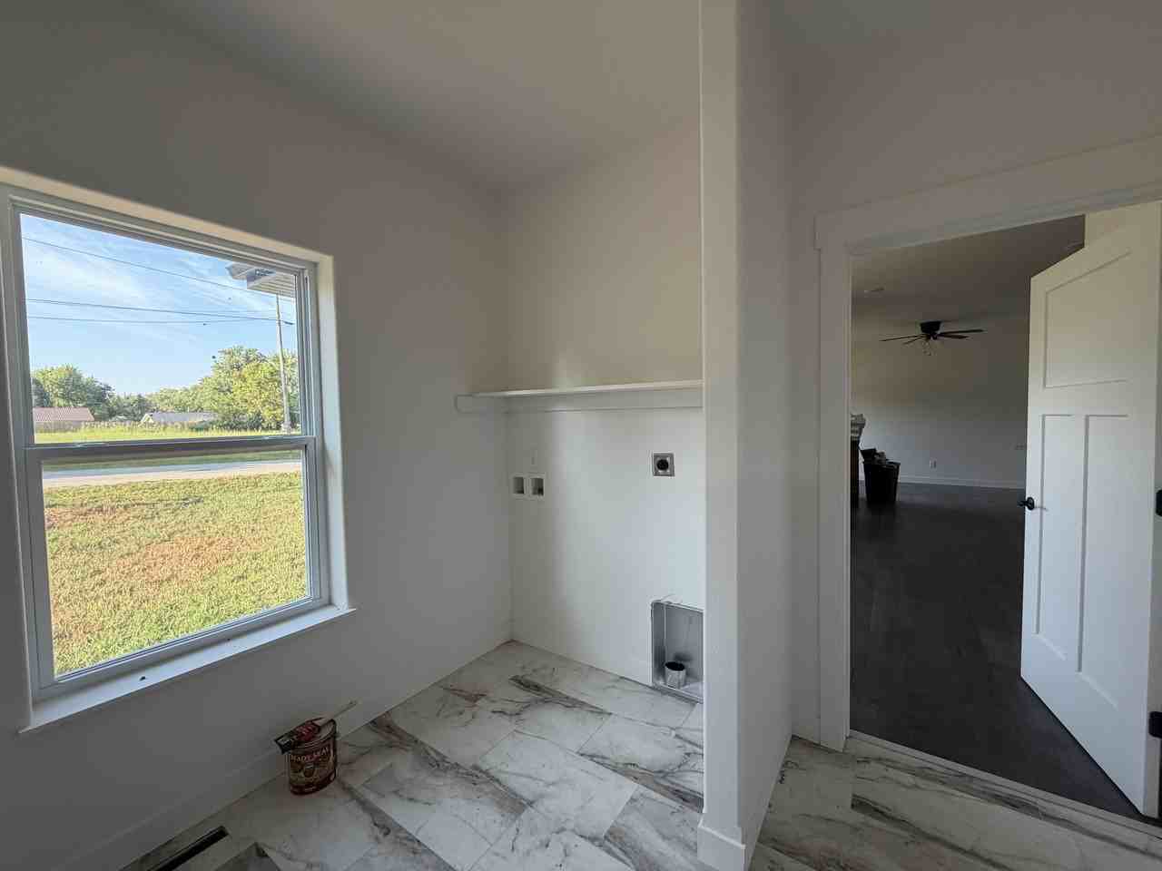 619 W Morrow St #NA - Photo 5 of 9