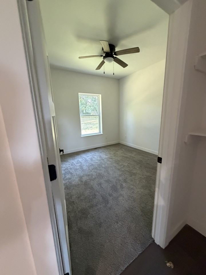 619 W Morrow St #NA - Photo 7 of 9