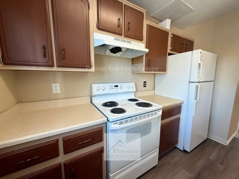 883 London Green Way - Photo 7 of 13