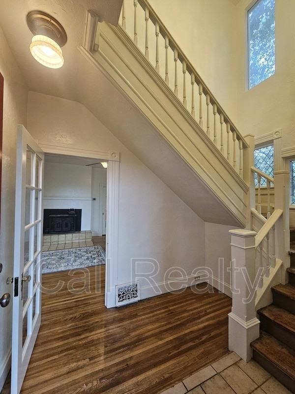 350 E 10th Ave - Photo 3 of 27