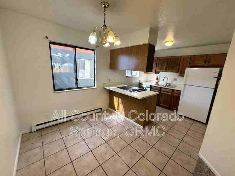 2230 N Weber St #B - Photo 3 of 17