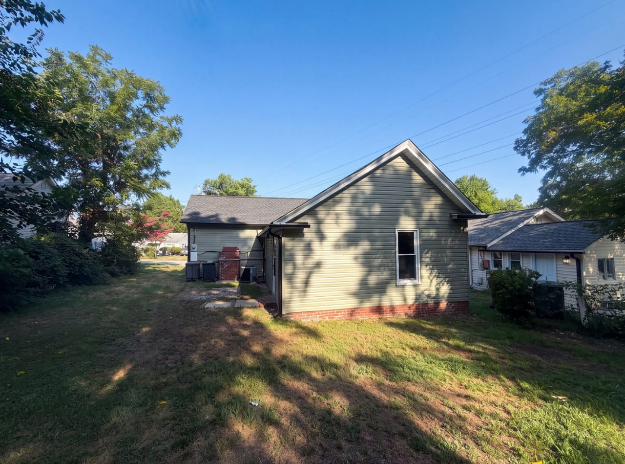 603 Cranbrook St - Photo 4 of 13