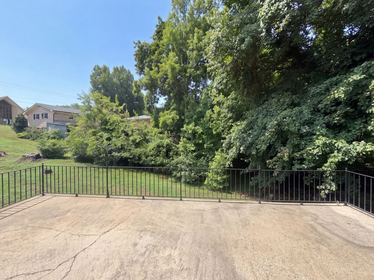 608 E Morehead St - Photo 5 of 15