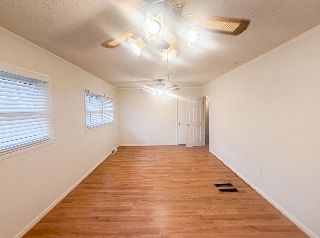 608 E Morehead St - Photo 7 of 15