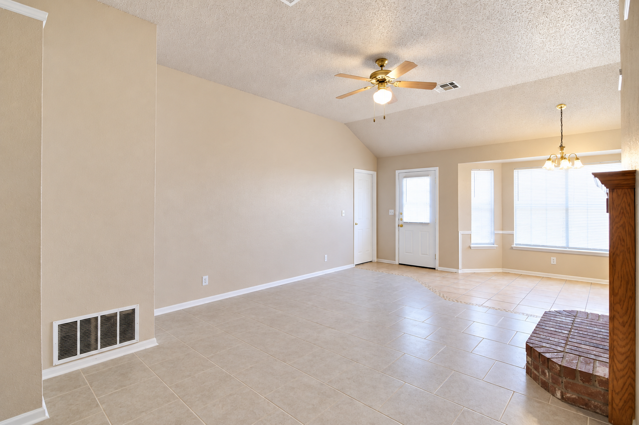 715 Lisa Ln - Photo 7 of 16