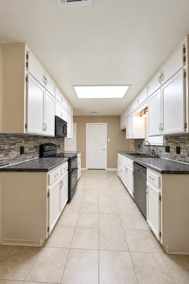 112 Tiger Cir - Photo 5 of 17