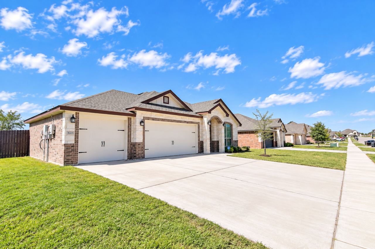 5105 Colina Dr - Photo 2 of 20